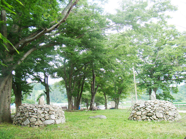 장수 원동촌 마을돌탑.