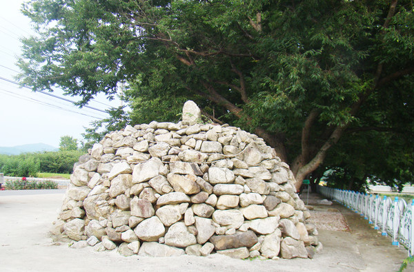 장수 원삼장 마을돌탑.