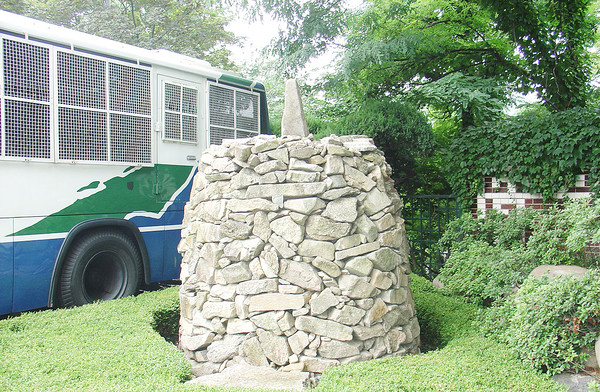 호텔 신라 돌탑.